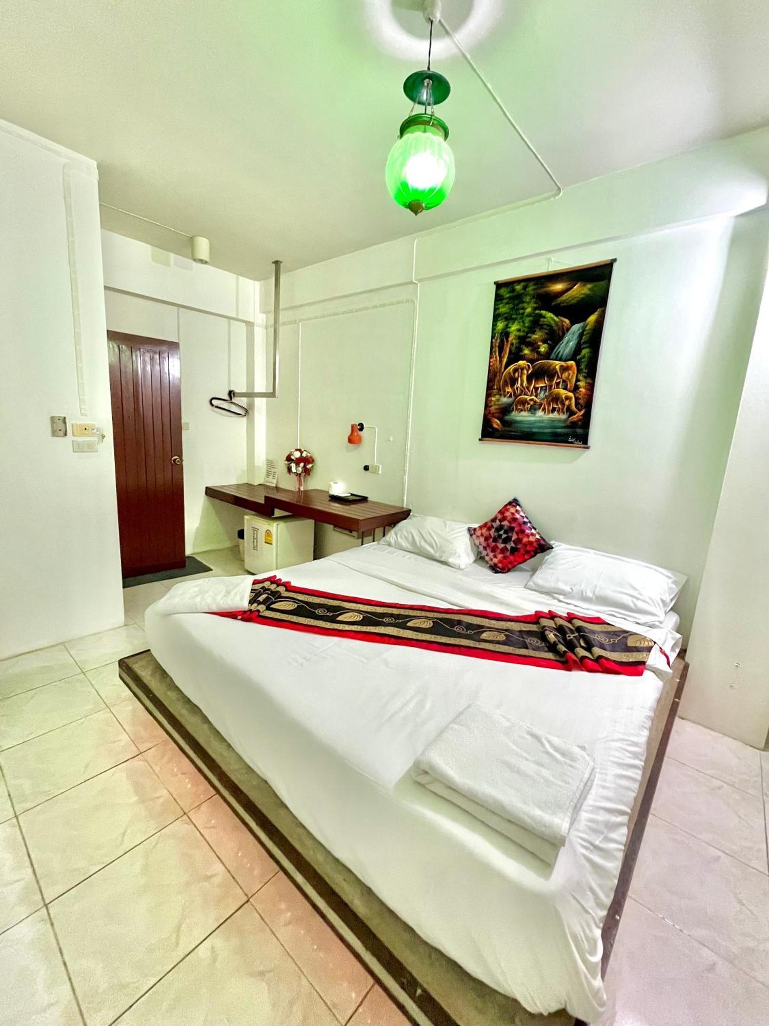 Sea Beach Paradise Patong Exterior foto