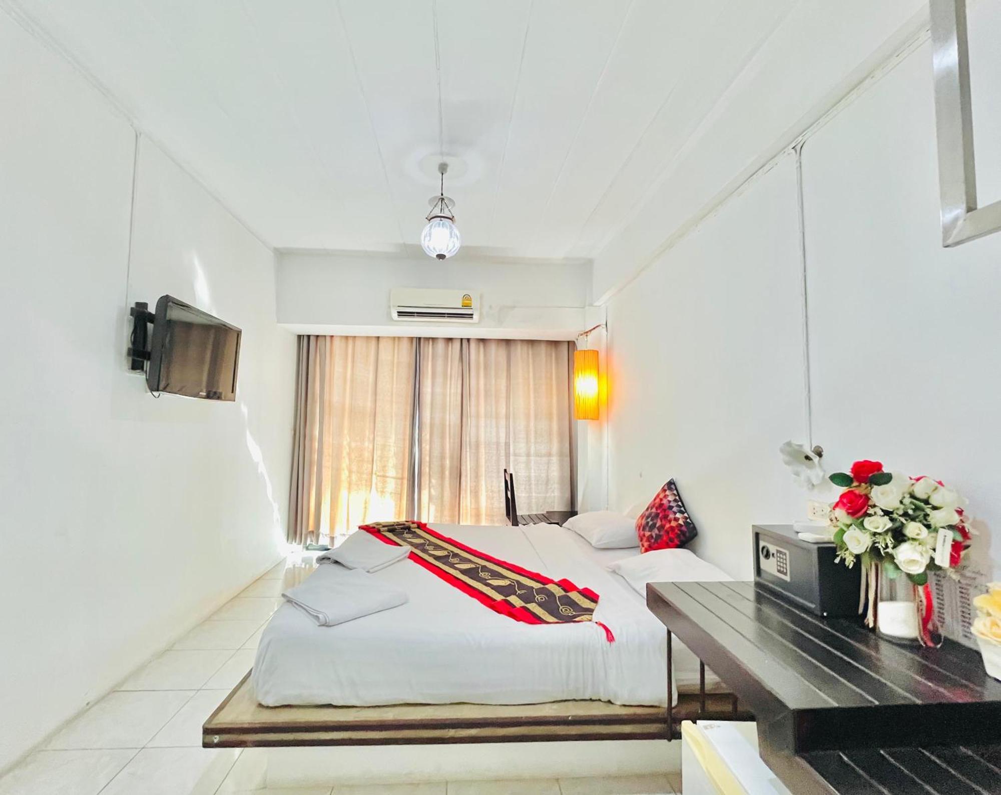 Sea Beach Paradise Patong Exterior foto