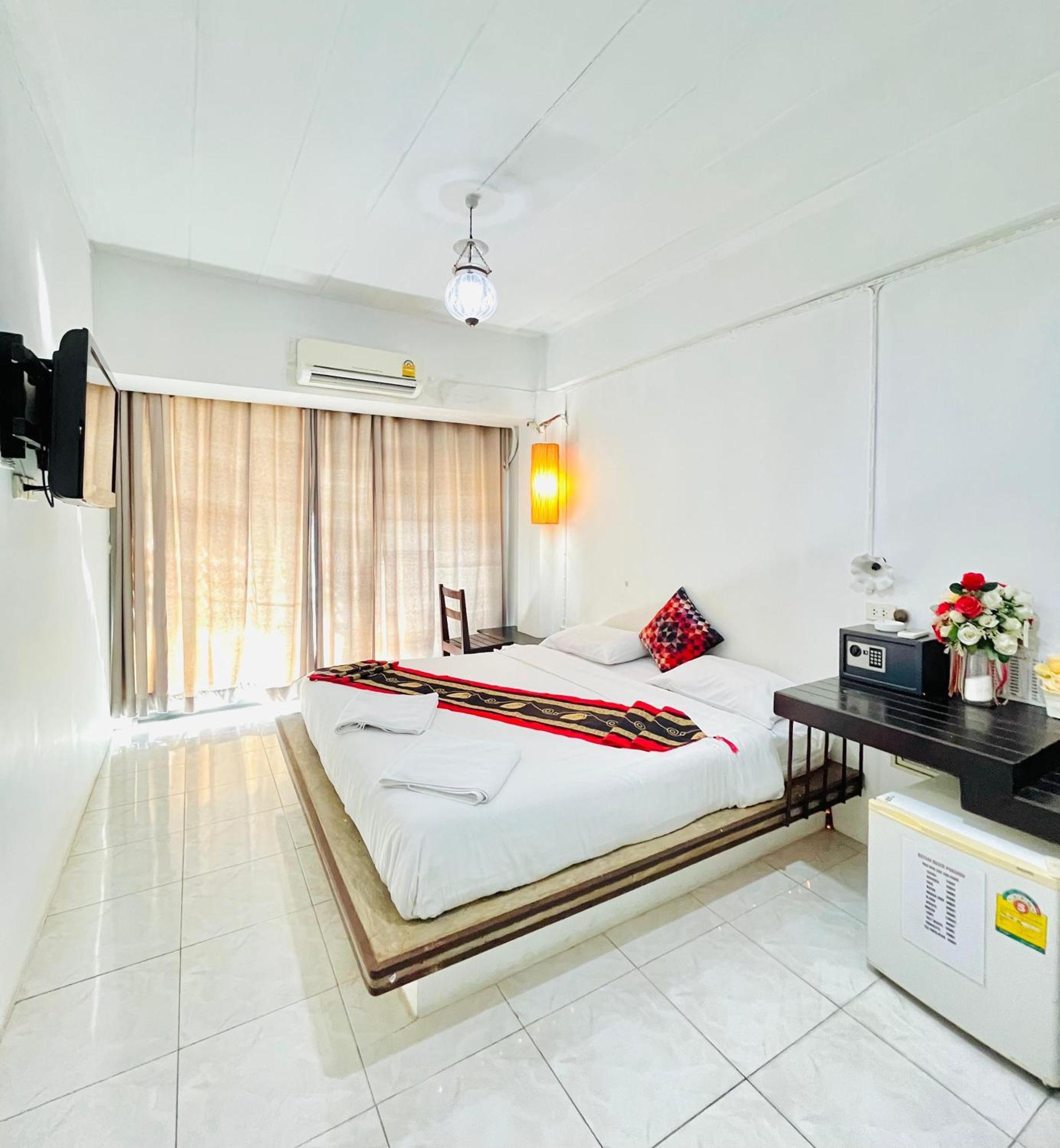 Sea Beach Paradise Patong Exterior foto